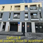 New Apartment 6 - Self Check In, Free Parking